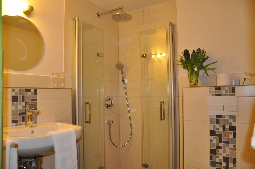 Hotel-Restaurant Sonnenhof Veitsrodt Kamer foto