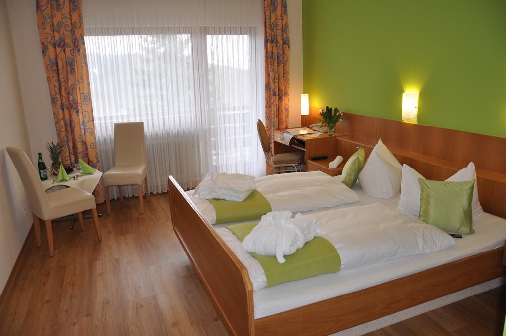 Hotel-Restaurant Sonnenhof Veitsrodt Kamer foto