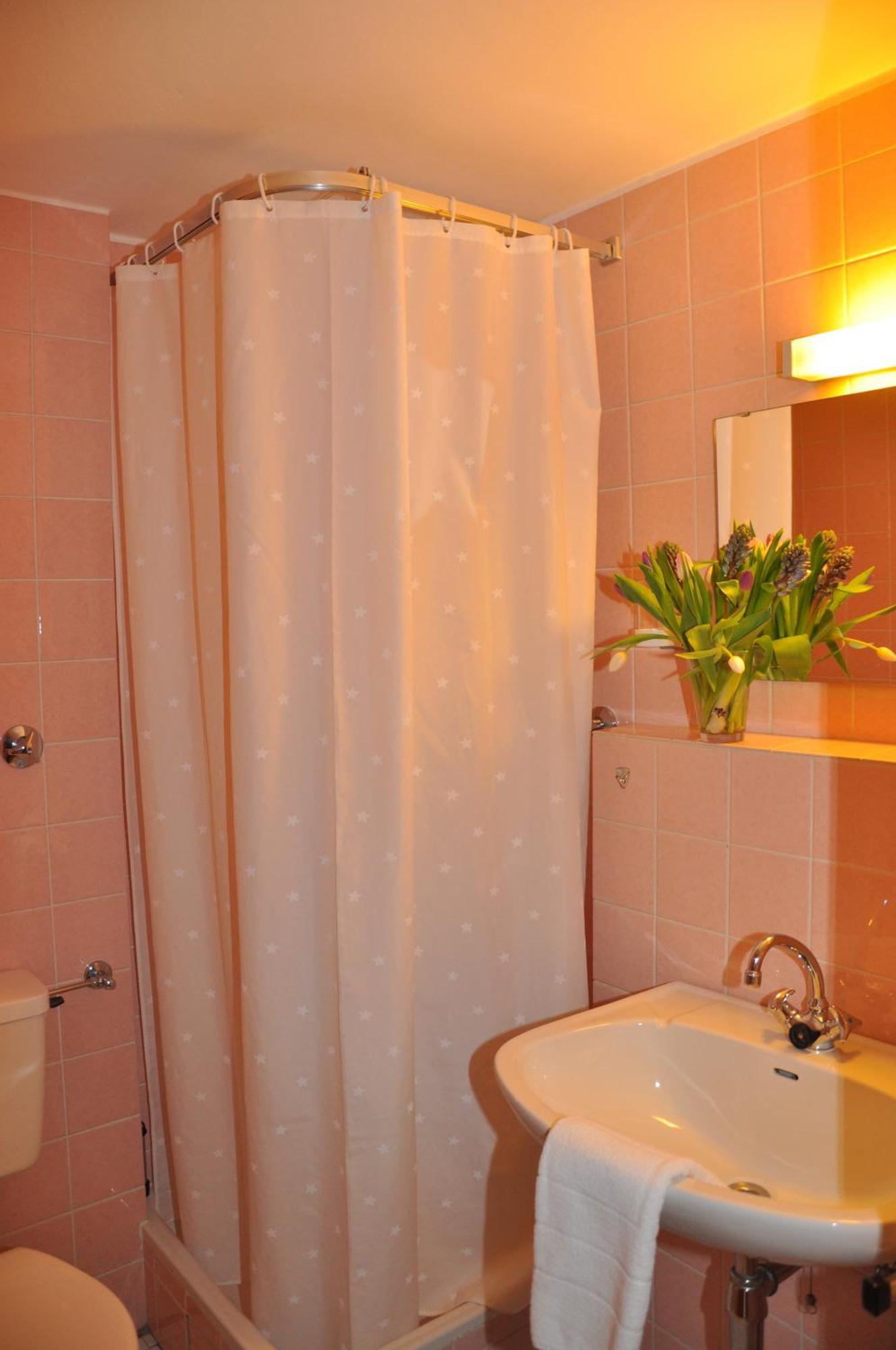 Hotel-Restaurant Sonnenhof Veitsrodt Kamer foto